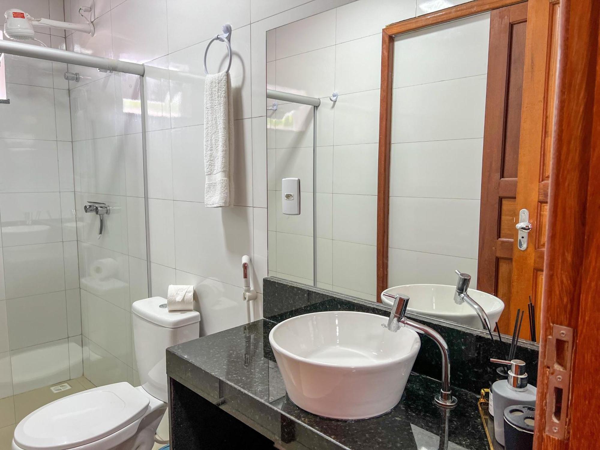 Holiday home 700m Da Praia; 2 Suites; Wifi 300 Mbs; Piscina; Churrasqueira; Estacionamento Gratuito 1 Carro Porto Seguro
