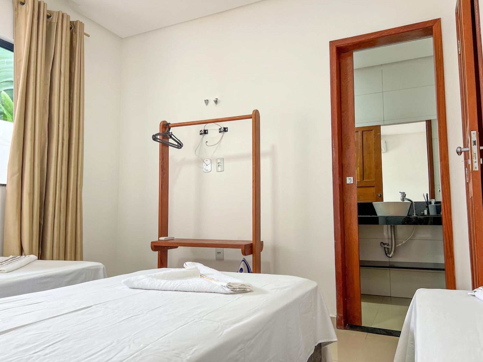 700m Da Praia; 2 Suites; Wifi 300 Mbs; Piscina; Churrasqueira; Estacionamento Gratuito 1 Carro Holiday home *