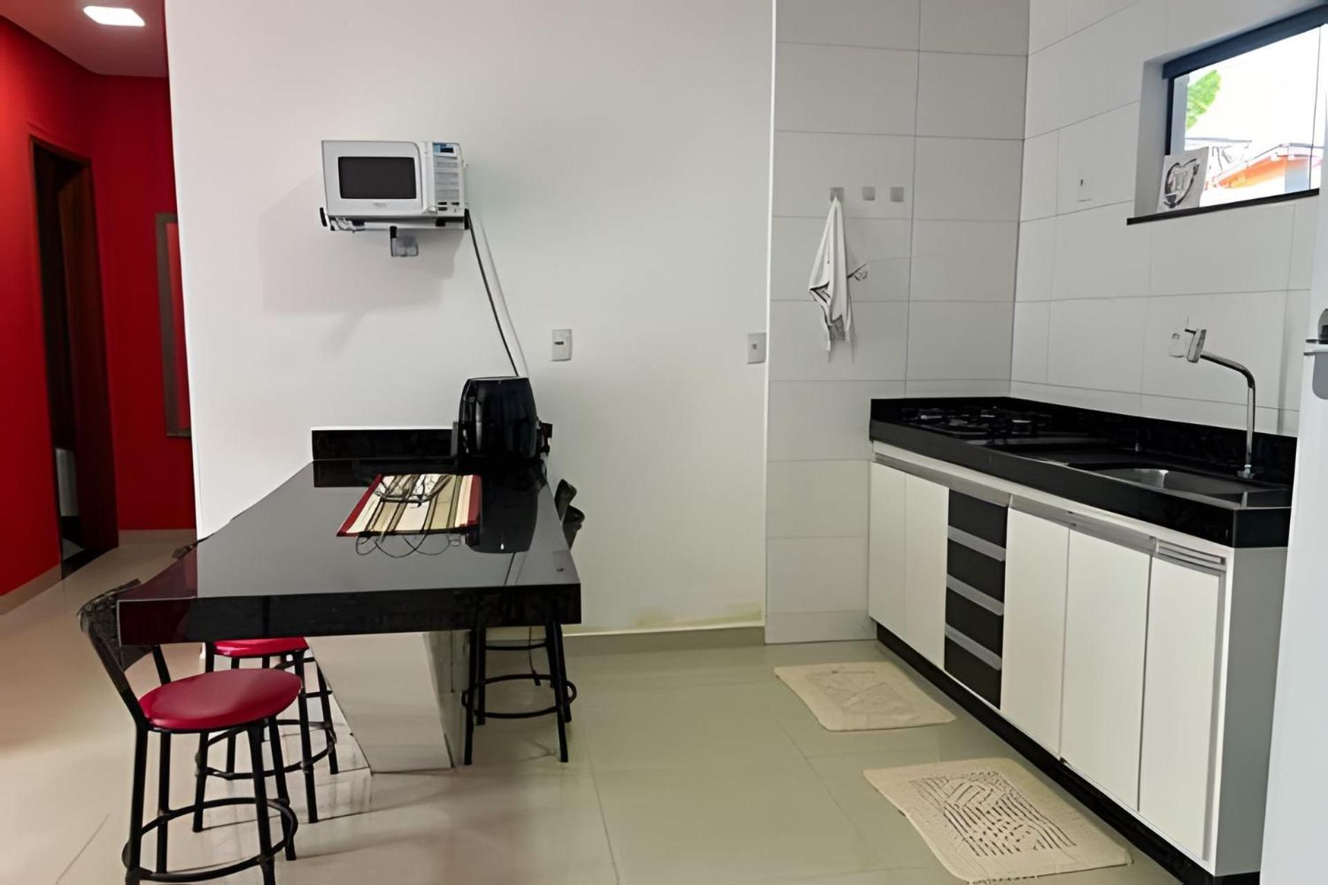 700m Da Praia; 2 Suites; Wifi 300 Mbs; Piscina; Churrasqueira; Estacionamento Gratuito 1 Carro * Porto Seguro