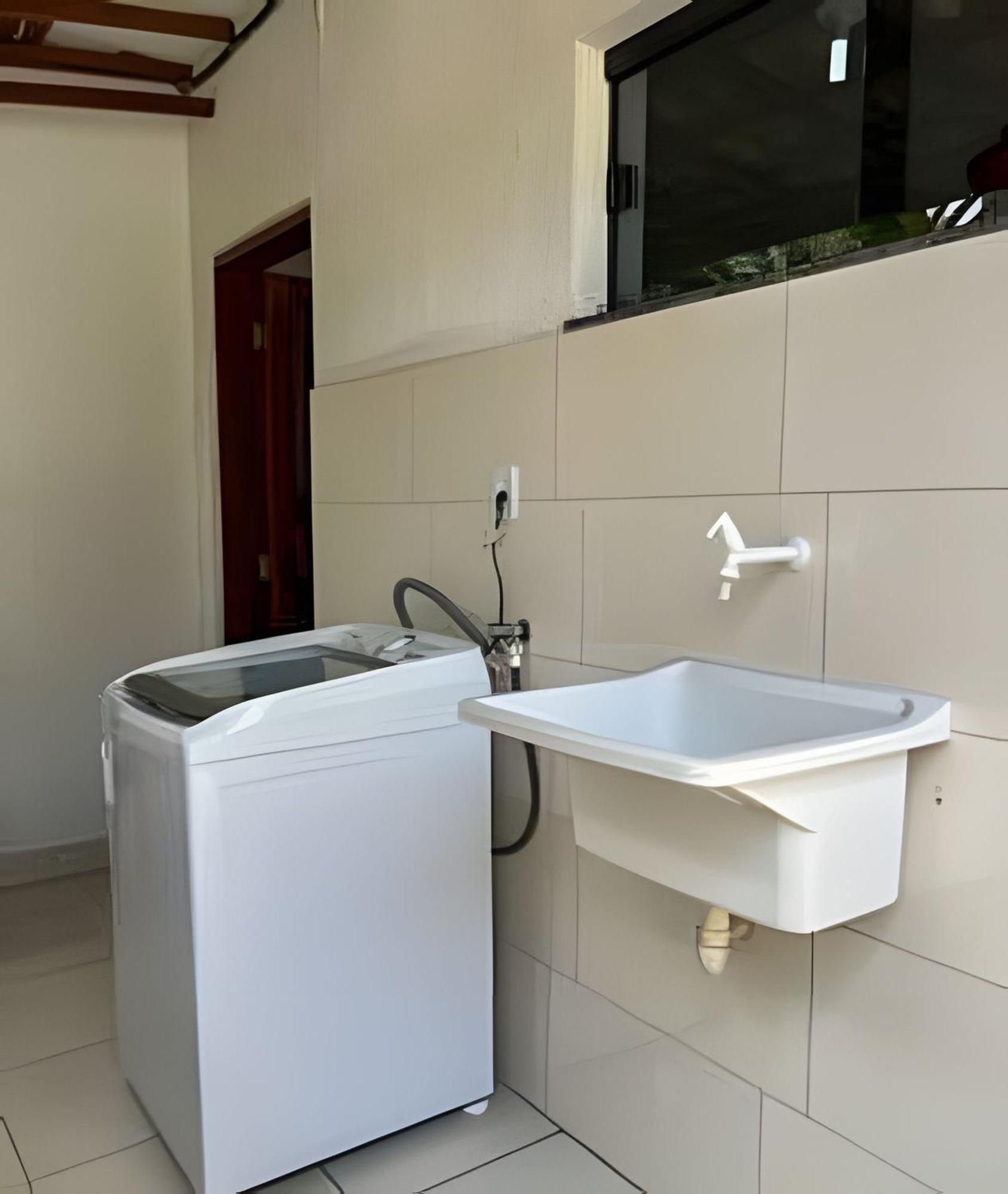 700m Da Praia; 2 Suites; Wifi 300 Mbs; Piscina; Churrasqueira; Estacionamento Gratuito 1 Carro Holiday home *