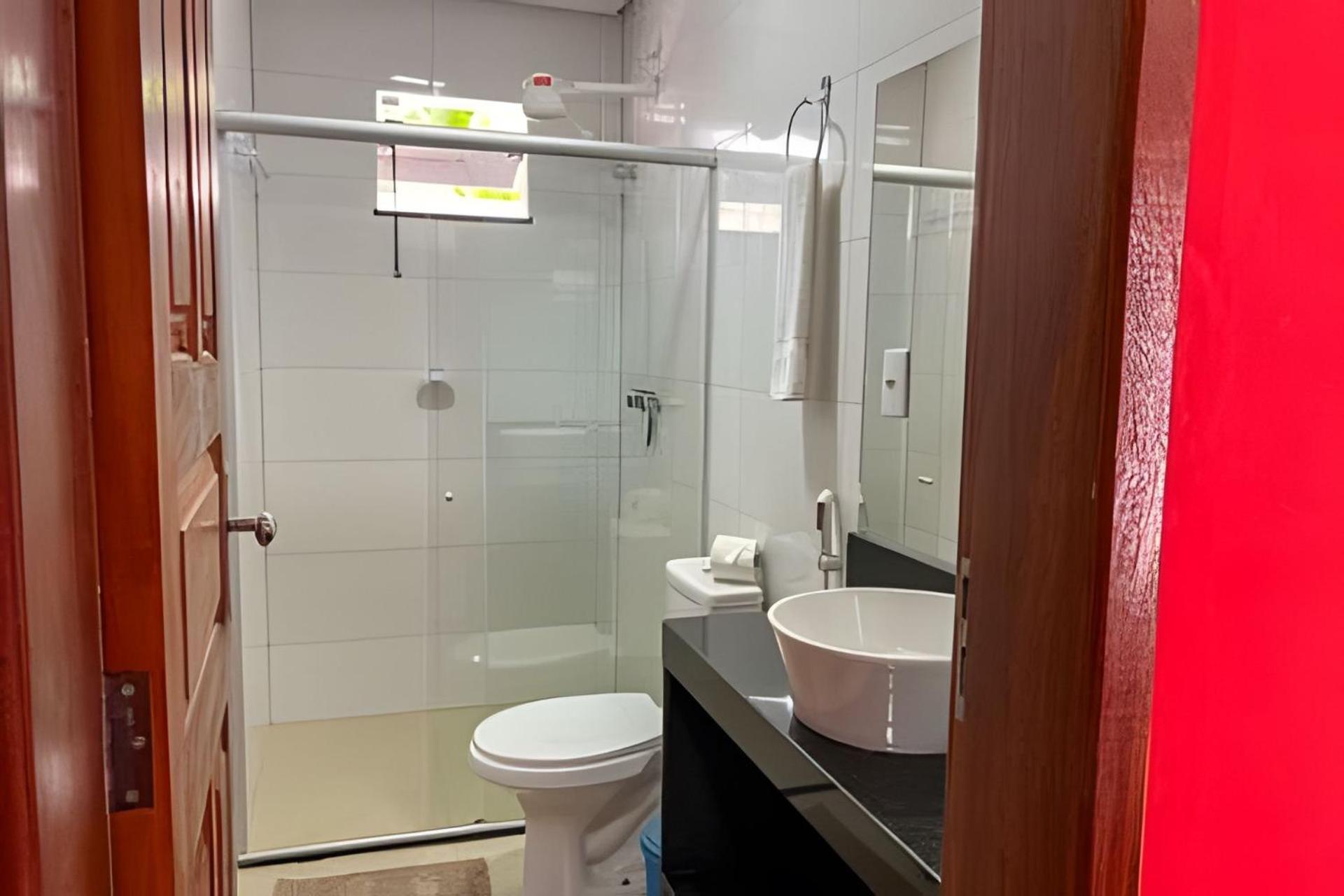 700m Da Praia; 2 Suites; Wifi 300 Mbs; Piscina; Churrasqueira; Estacionamento Gratuito 1 Carro Holiday home