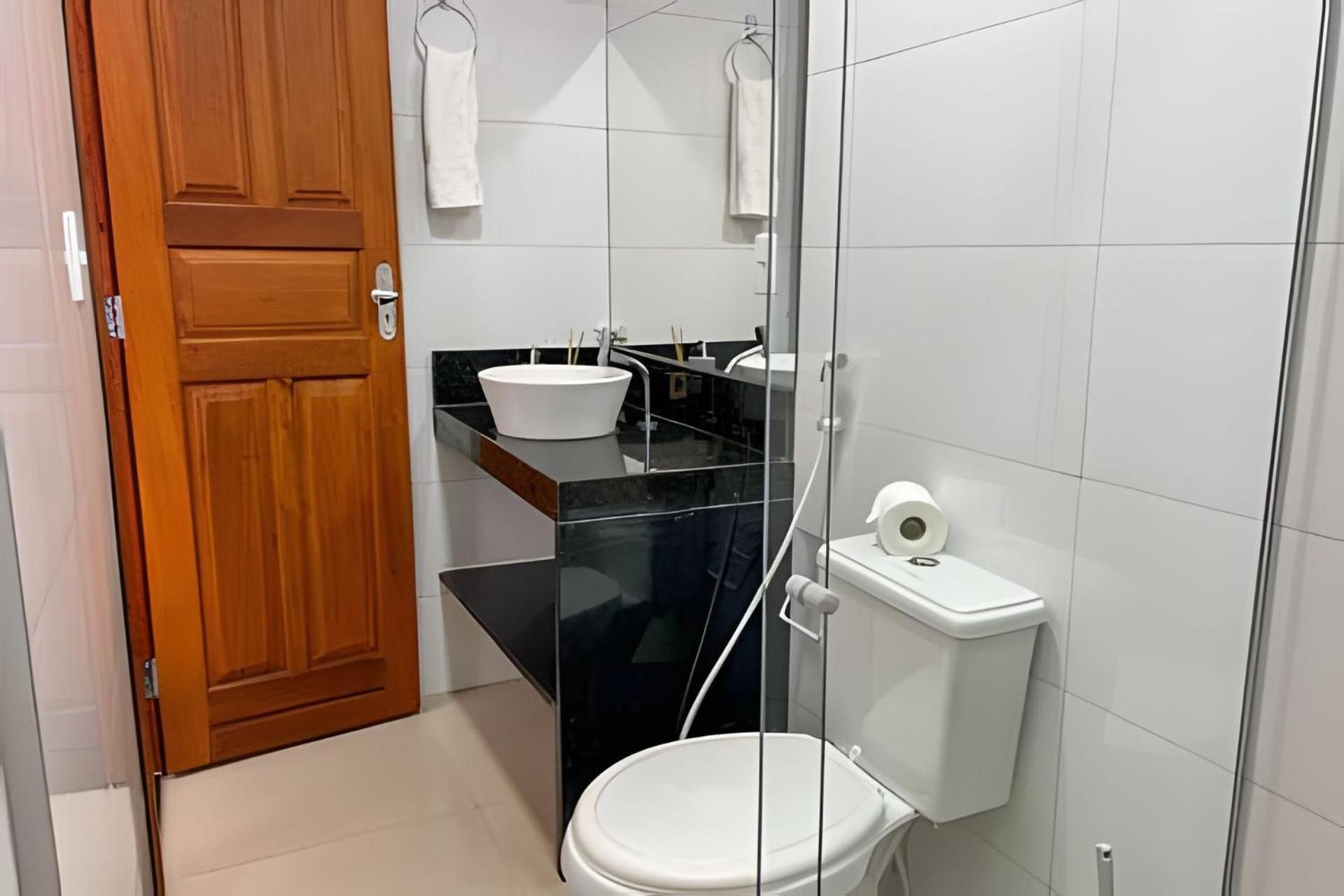 700m Da Praia; 2 Suites; Wifi 300 Mbs; Piscina; Churrasqueira; Estacionamento Gratuito 1 Carro Holiday home *